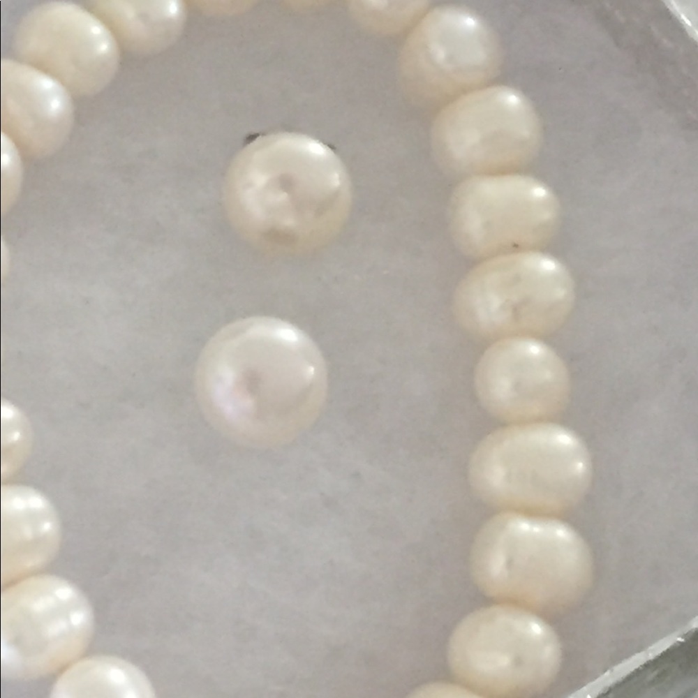 Authentic  pearl Bracelet and stud earrings
